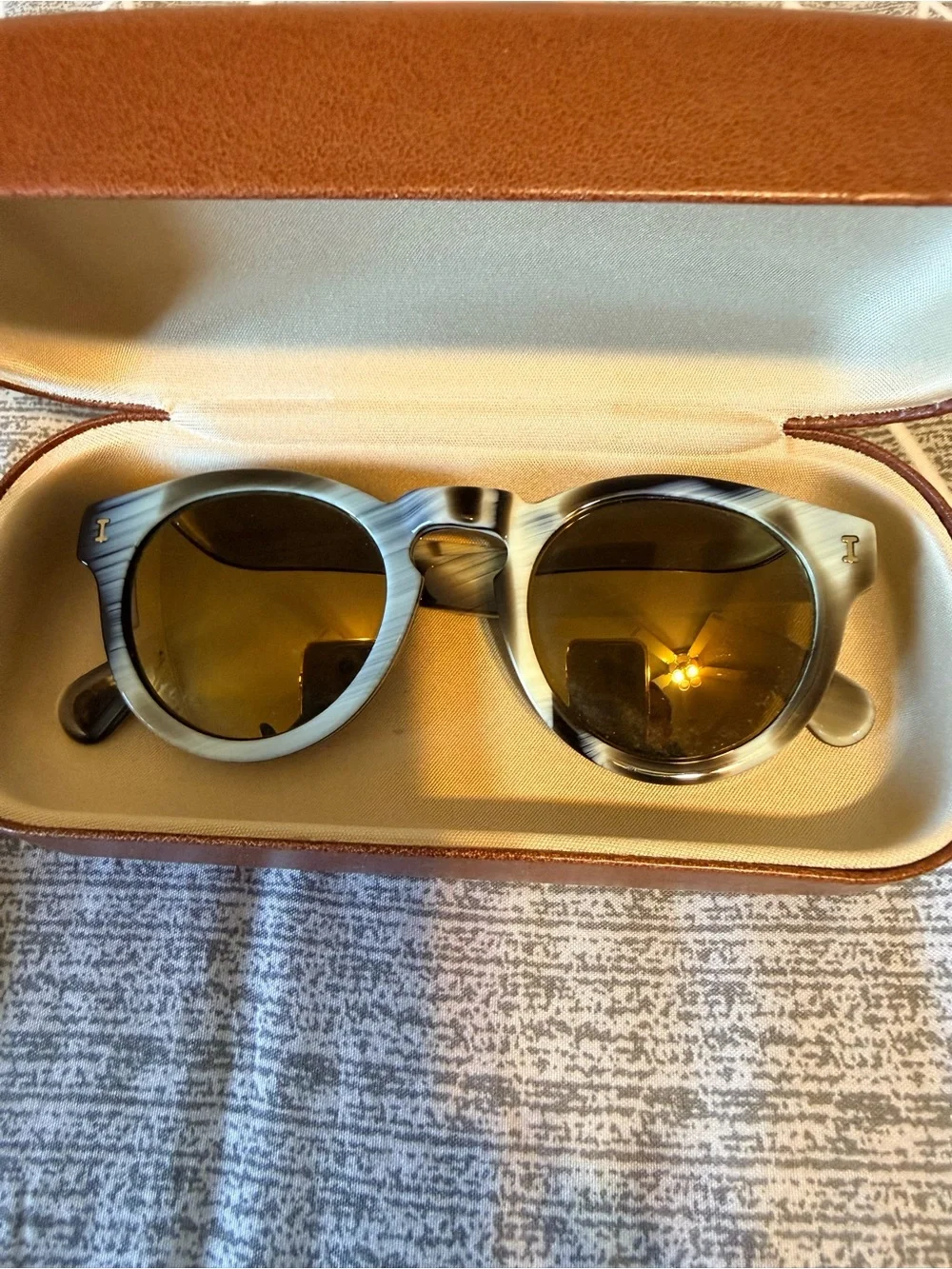 Illesteva Women's Round Sunglasses in Tortoiseshell Gray with Amber Lenses